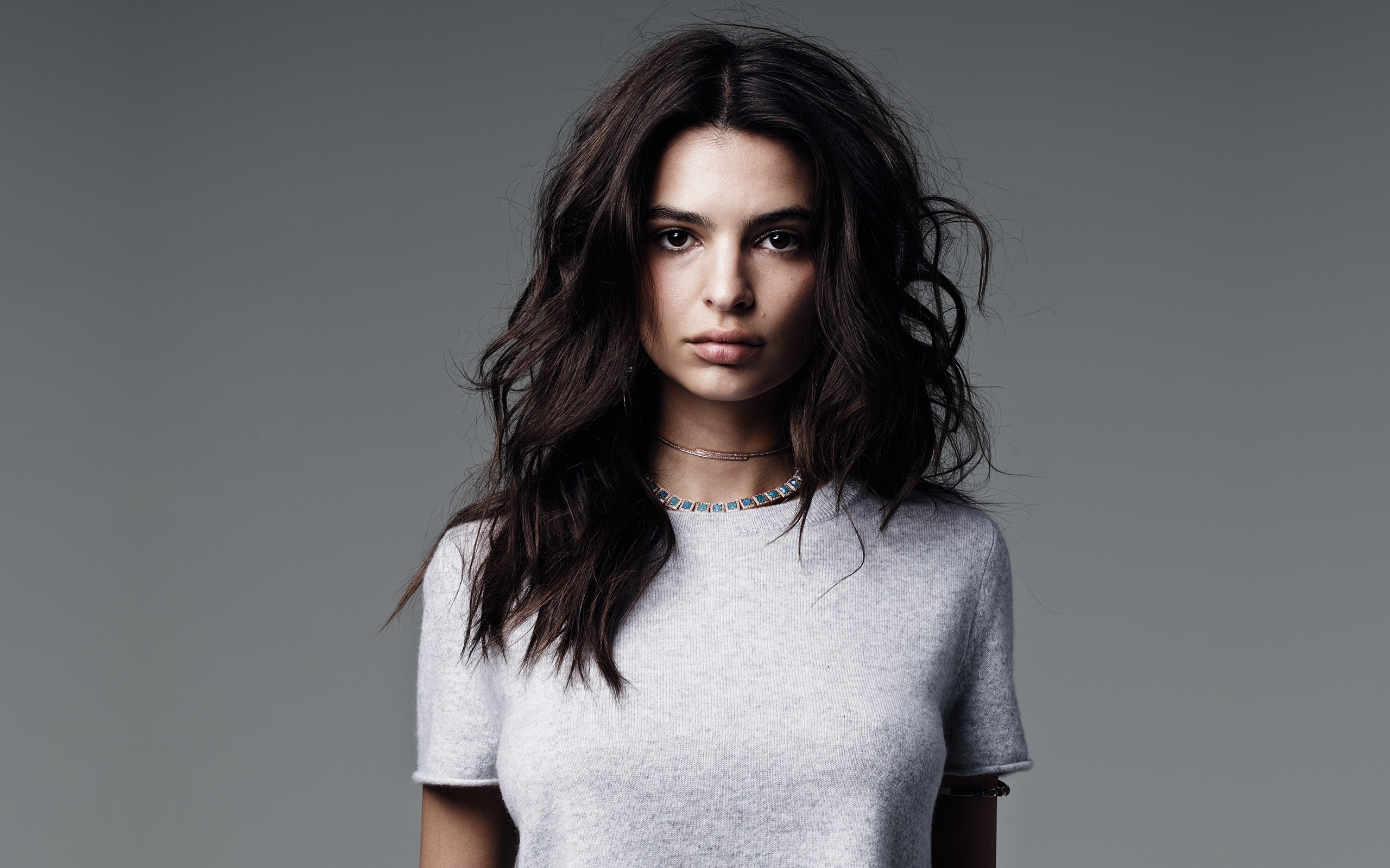 Emily Ratajkowski Net Worth, Ethnicity, Family, Bio, and Fun Facts